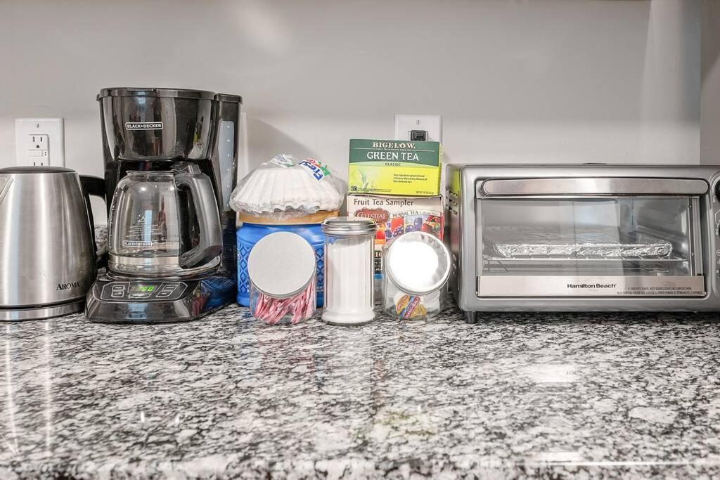 * Lux Modern Retreat * Downtown * King Beds * Apartment Durham Bagian luar foto
