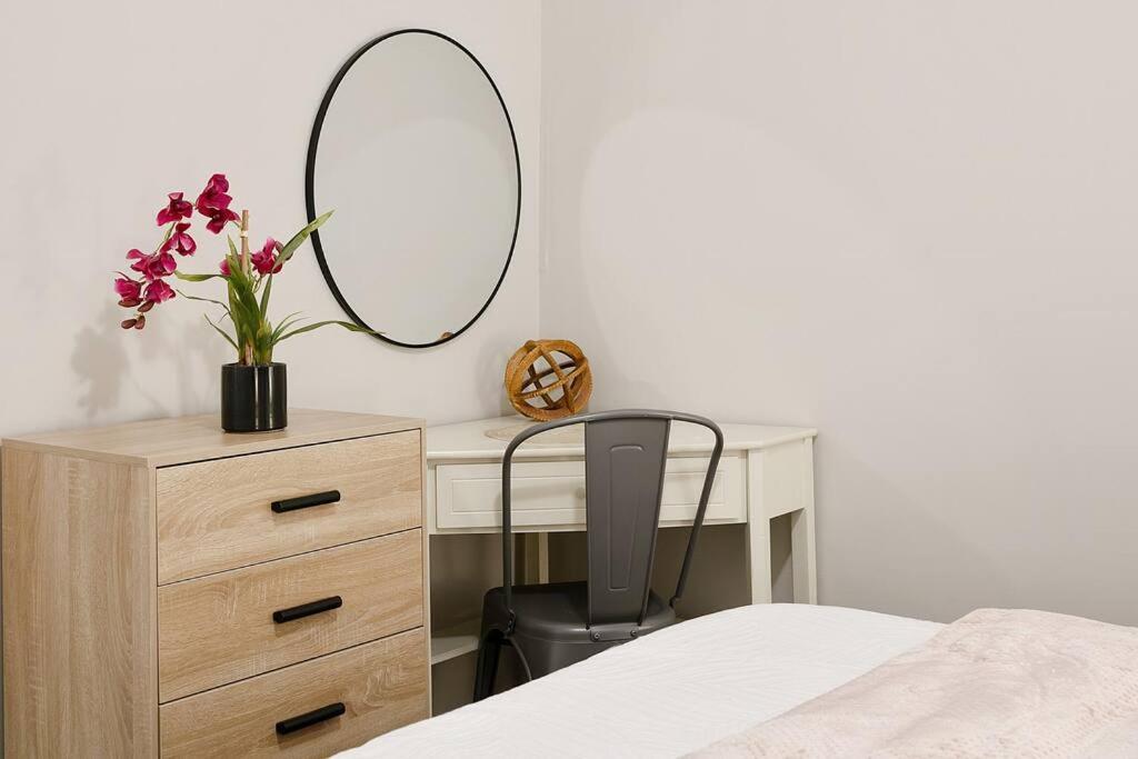 * Lux Modern Retreat * Downtown * King Beds * Apartment Durham Bagian luar foto