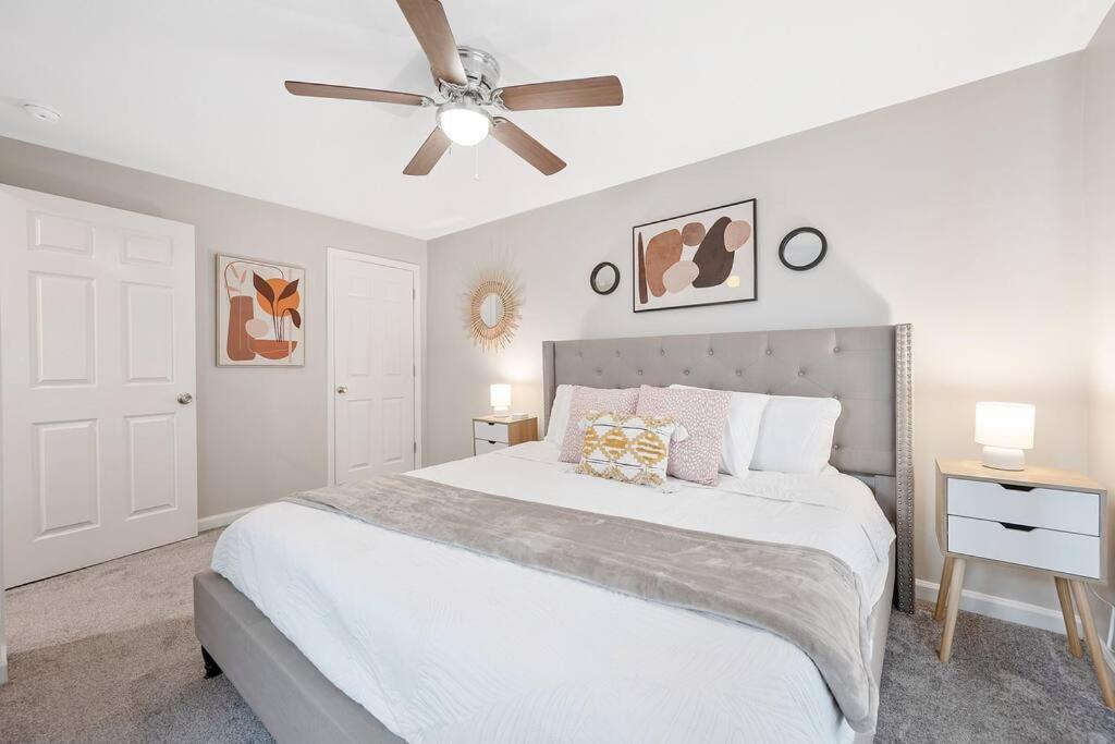 * Lux Modern Retreat * Downtown * King Beds * Apartment Durham Bagian luar foto