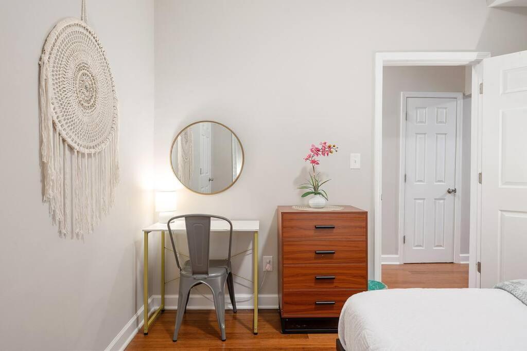 * Lux Modern Retreat * Downtown * King Beds * Apartment Durham Bagian luar foto