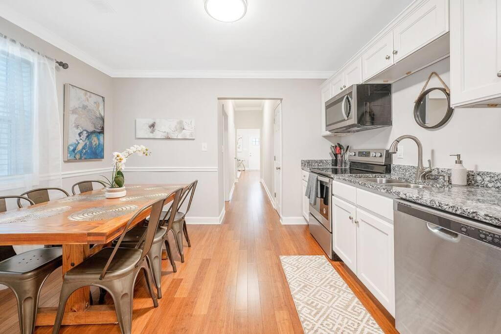 * Lux Modern Retreat * Downtown * King Beds * Apartment Durham Bagian luar foto