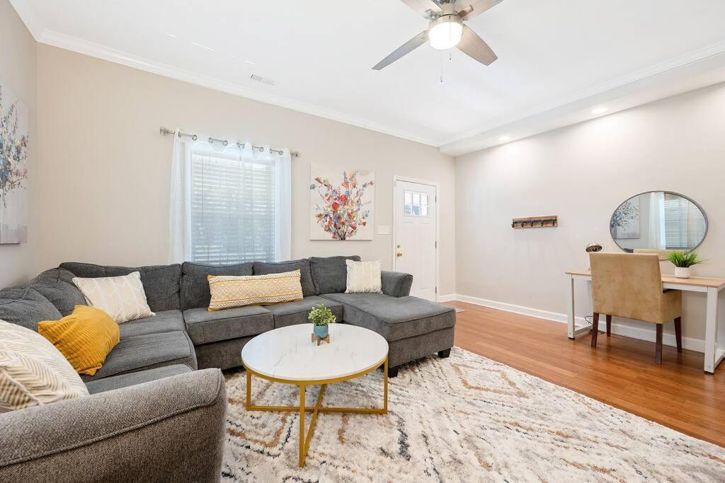 * Lux Modern Retreat * Downtown * King Beds * Apartment Durham Bagian luar foto