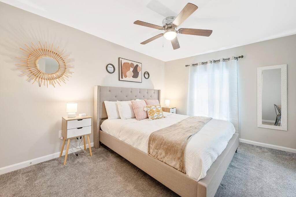 * Lux Modern Retreat * Downtown * King Beds * Apartment Durham Bagian luar foto