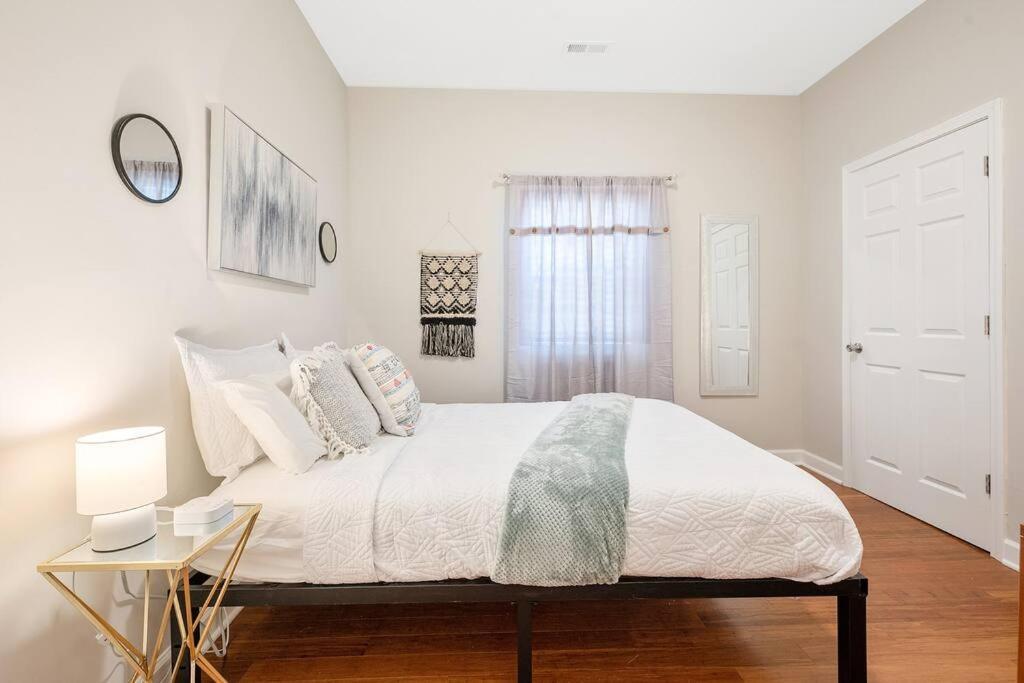 * Lux Modern Retreat * Downtown * King Beds * Apartment Durham Bagian luar foto