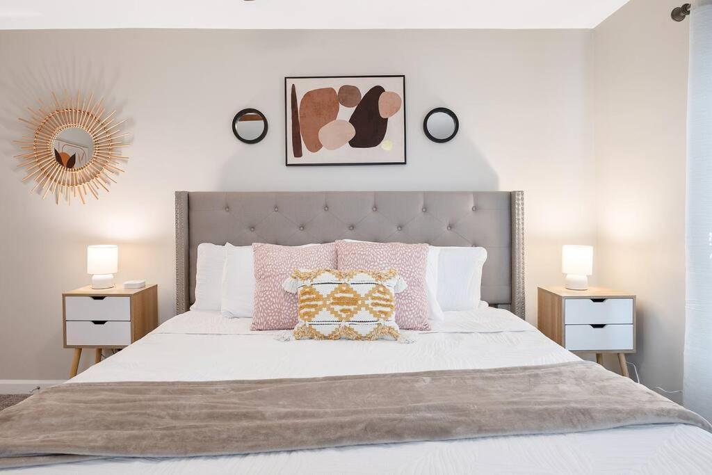 * Lux Modern Retreat * Downtown * King Beds * Apartment Durham Bagian luar foto