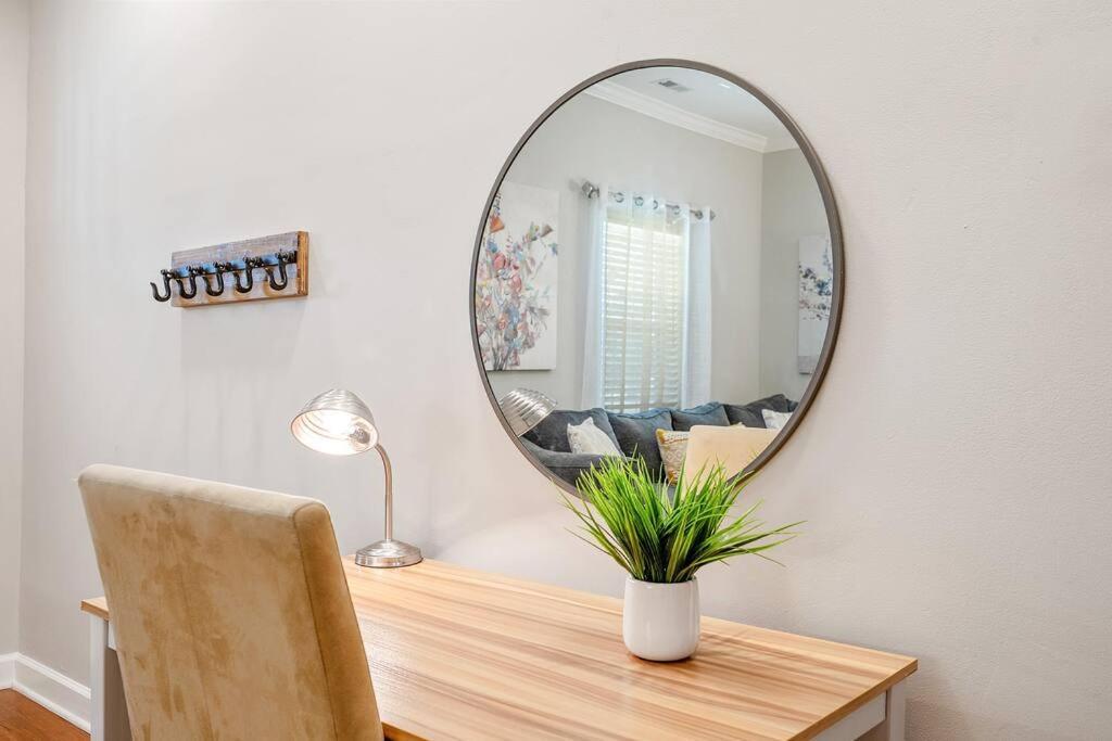 * Lux Modern Retreat * Downtown * King Beds * Apartment Durham Bagian luar foto