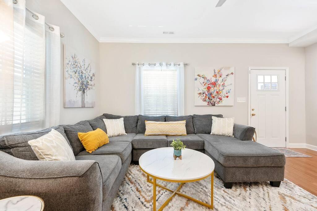 * Lux Modern Retreat * Downtown * King Beds * Apartment Durham Bagian luar foto