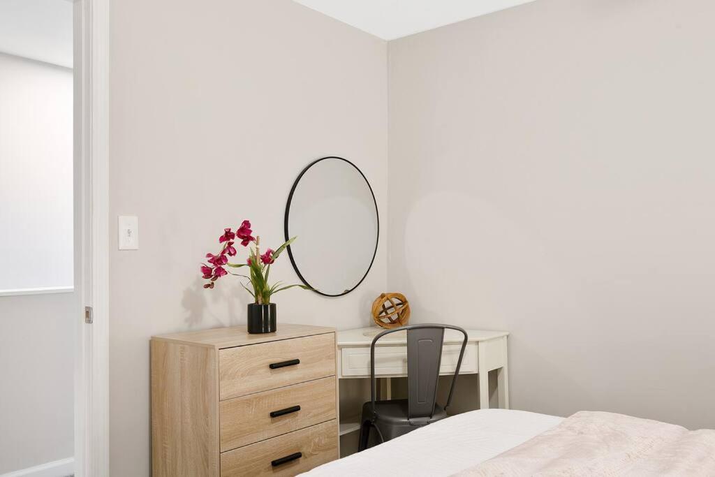 * Lux Modern Retreat * Downtown * King Beds * Apartment Durham Bagian luar foto