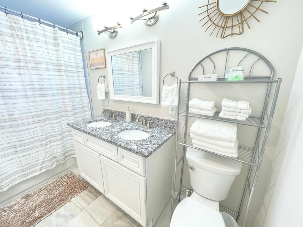 * Lux Modern Retreat * Downtown * King Beds * Apartment Durham Bagian luar foto
