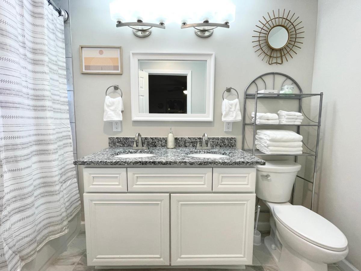 * Lux Modern Retreat * Downtown * King Beds * Apartment Durham Bagian luar foto